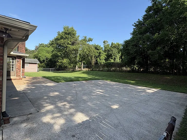 529 Des Moines Dr — Photo 1