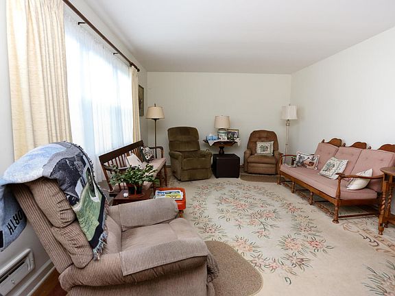 4th image of 142 Besante Blvd