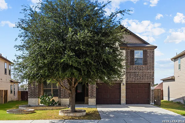 4 bed, 2.5 bath, 3242 sqft, $2,800 — Photo 4