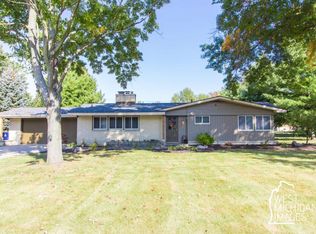 763 Larkwood Dr, Holland, MI 49423