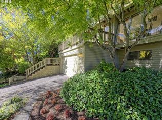 10065 SW Riverwood Ln, Tigard, OR 97224