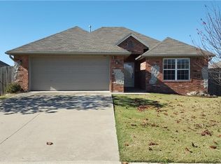 702 SW Castlewood Ave, Bentonville, AR 72712