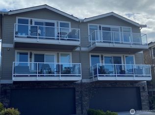 620 Glen St UNIT 301, Edmonds, WA 98020