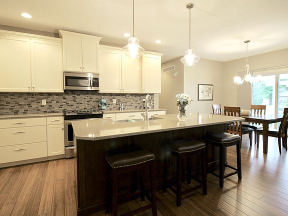 5th image of 18 Autumn Creek Ct