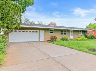 25 W Golden Lake Rd, Circle Pines, MN 55014