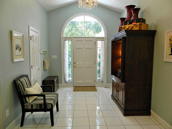 2nd image of 1124 Heritage Dr