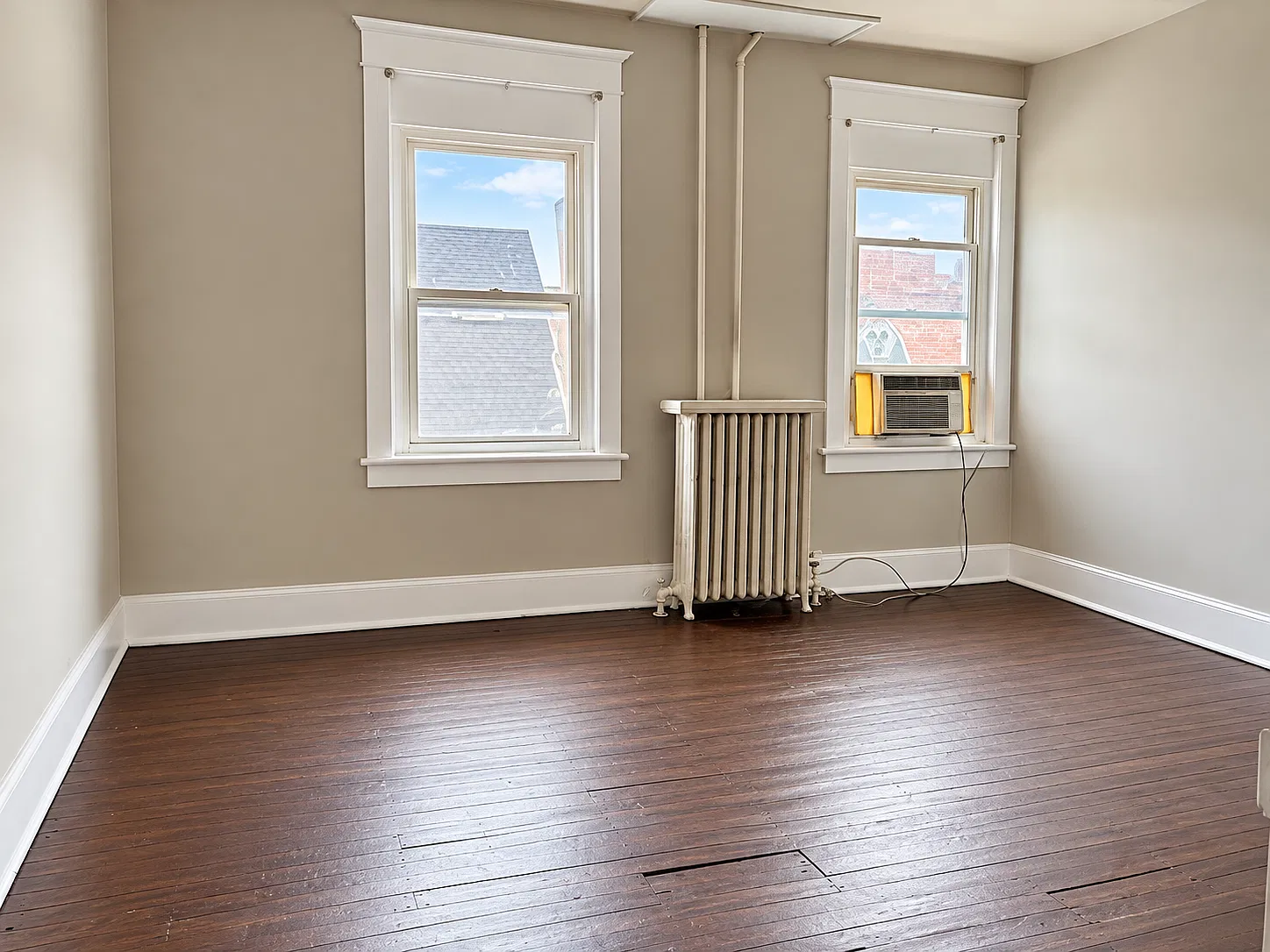 2 bed, 700 sqft, $875 — Photo 2