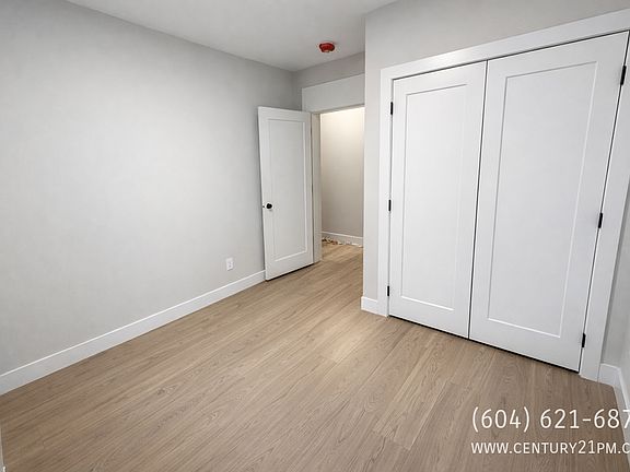 5th image of 20264 27a Ave Unit 1