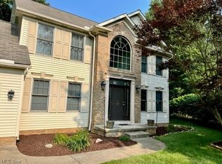 1417 Kristen Cir, Mogadore, OH 44260