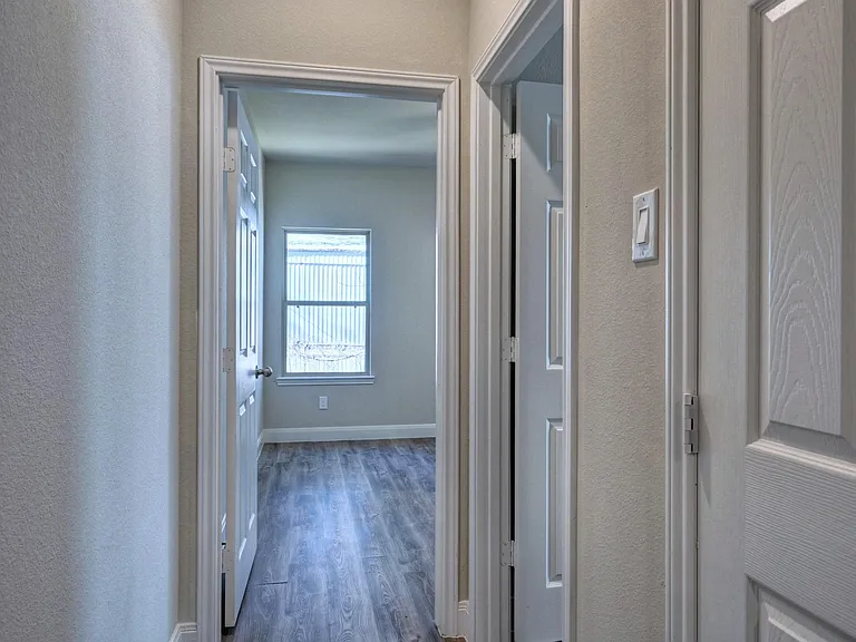 9173 Inwood — Photo 14