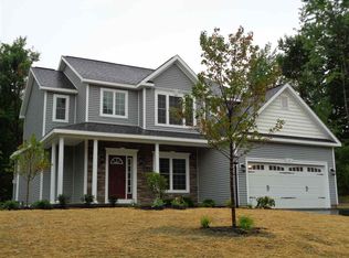 4 Haywood Ln, Rensselaer, NY 12144