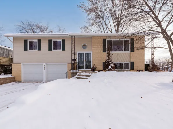 795 Plymouth Rd, Hoffman Estates, IL 60192