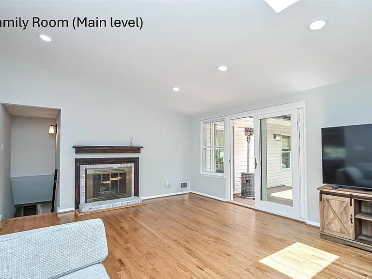 6520 Beverly Ave — Photo 12