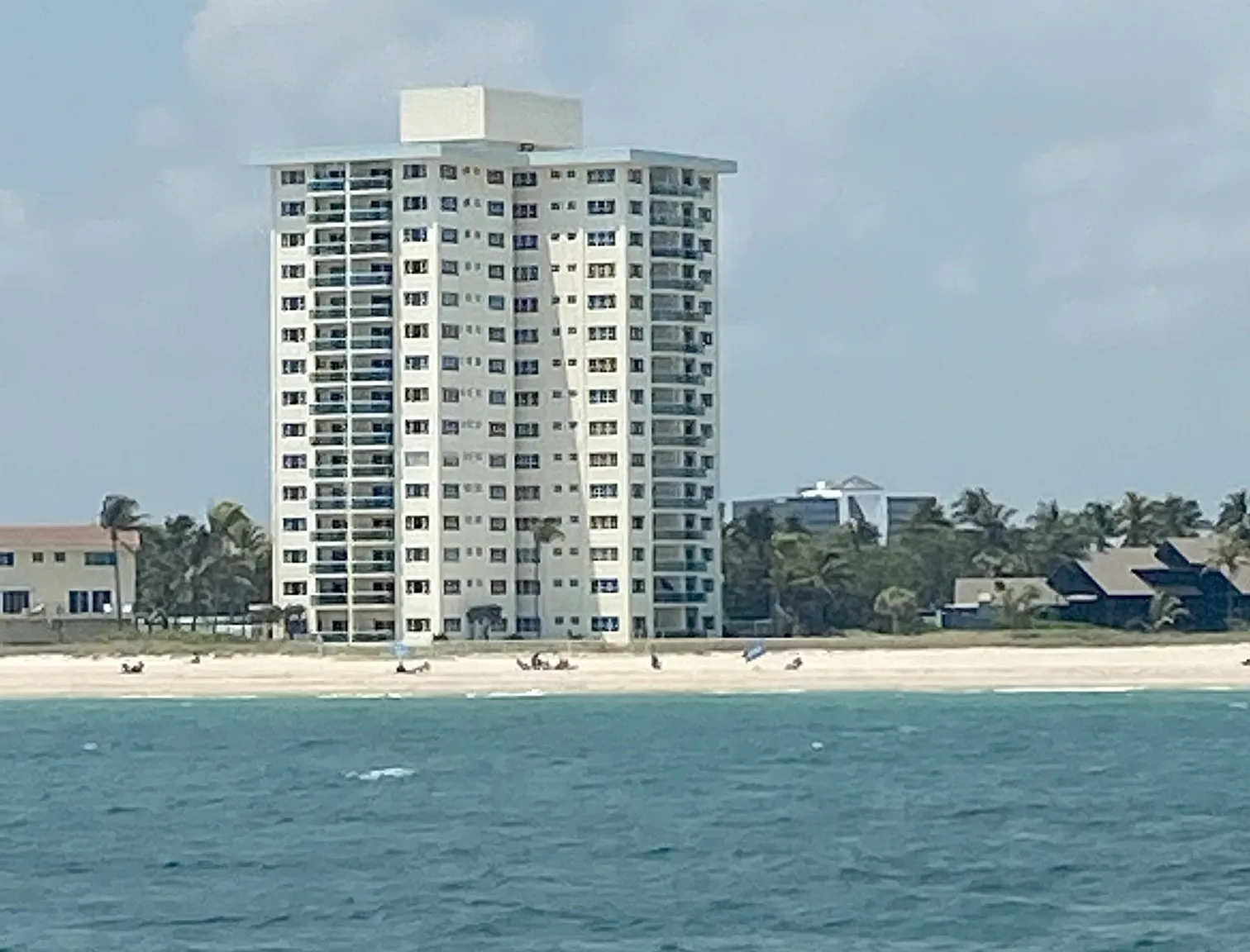 2 bed, 904 sqft, $3,600 — Photo 2