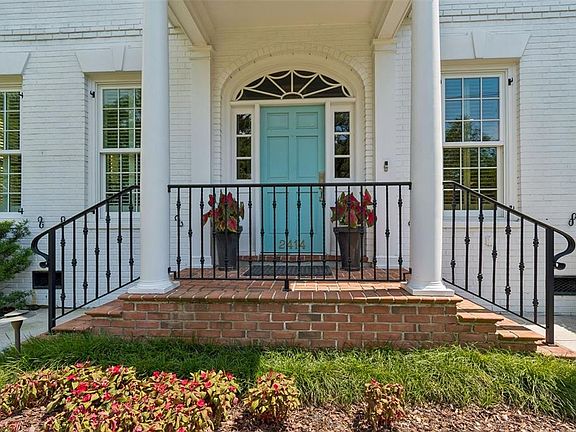 2nd image of 2414 W COUNTRY CLUB AVENUE