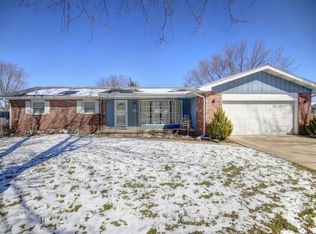 204 W Graham Dr, Savoy, IL 61874