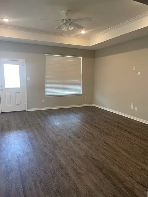 3 bed, 1638 sqft, $2,295 — Photo 3