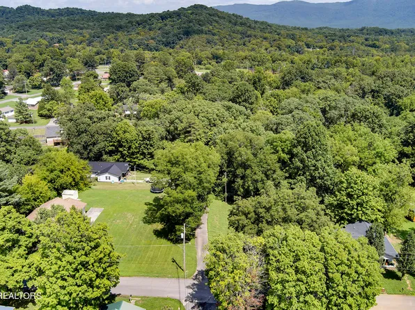 Washington Ave, Etowah, TN 37331