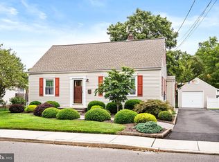 5 Pershing Ave, Hightstown, NJ 08520