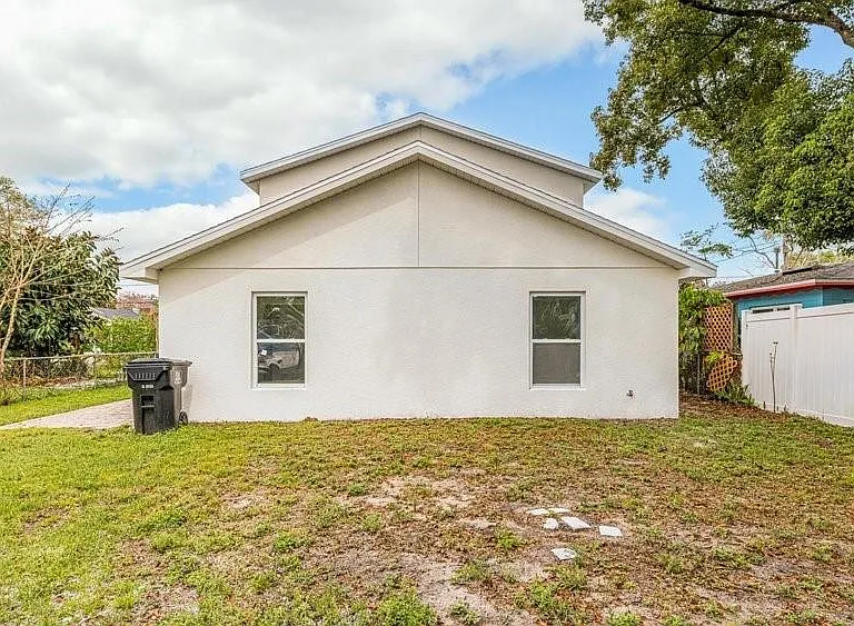 1414 E Harding St — Photo 43