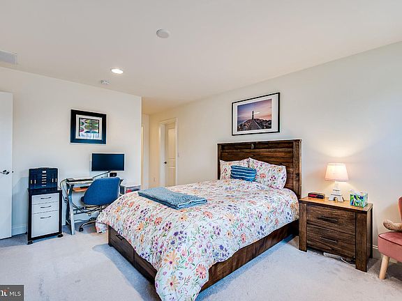 4th image of 2 Eagle Ct