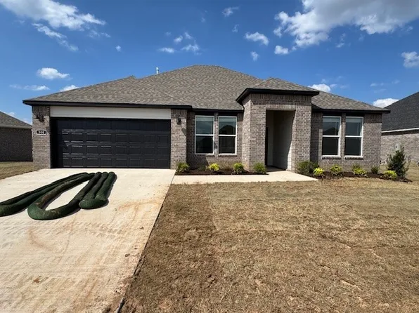 500 W Gosling Isle, Farmington, AR 72730