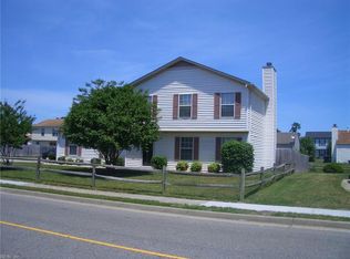 2 Scarborough Dr, Hampton, VA 23666