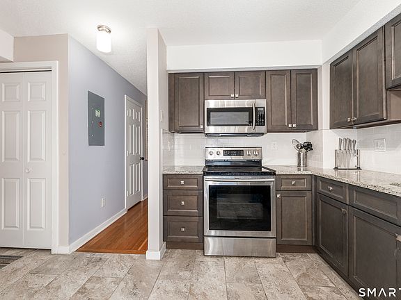3rd image of 1414 Whitney Avenue #D2