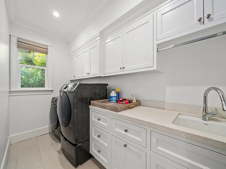 12439 Kling St — Photo 36