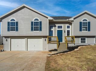 986 Lilac Ln, Liberty, MO 64068