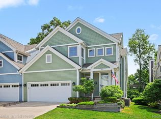 307 River Wood Trl S #2, Milford, MI 48381
