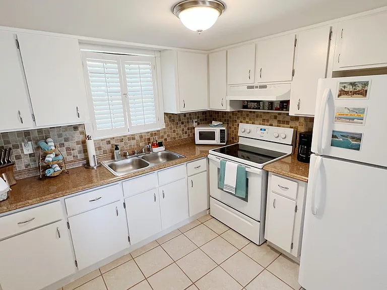 1062 Barber St — Photo 3