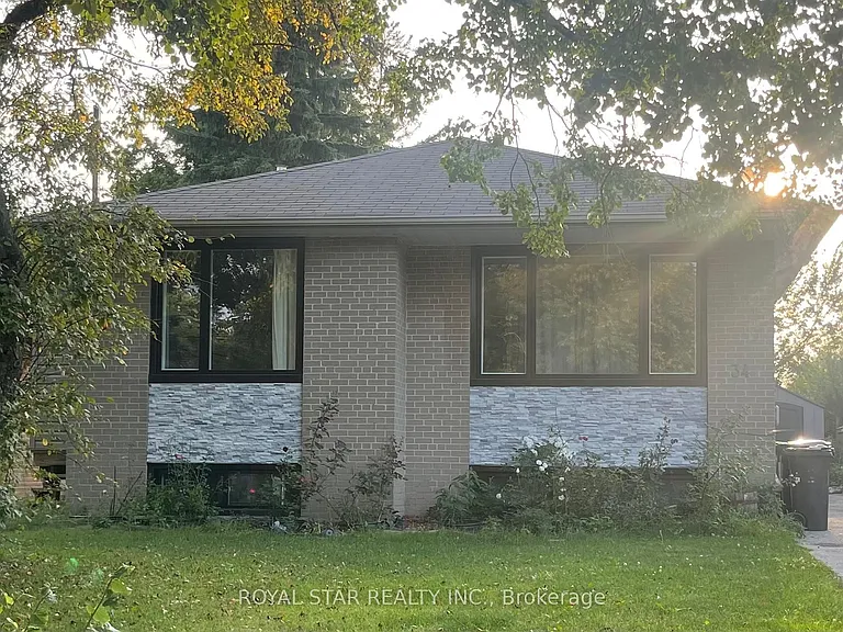 34 Neapolitan Dr #MAIN — Photo 1