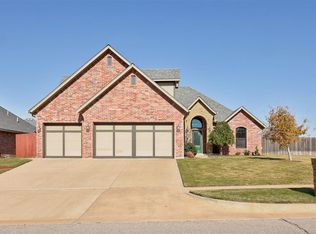 10812 Wild Horse Creek Dr, Yukon, OK 73099