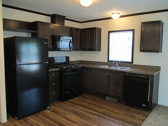 3rd image of 9910 Geraldine St #315