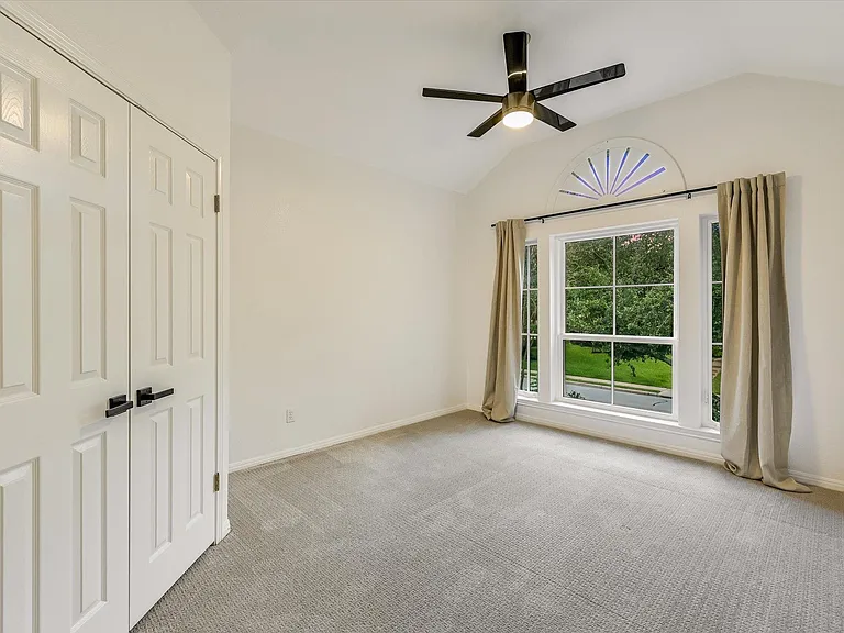 5506 Merrywing Cir — Photo 35