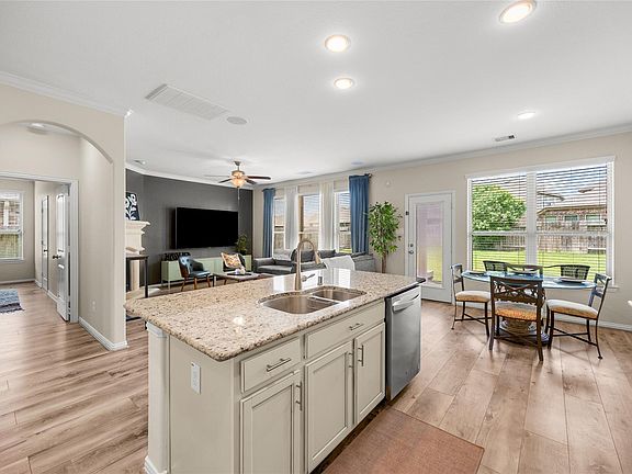 5th image of 15638 Kensington Bluff Dr