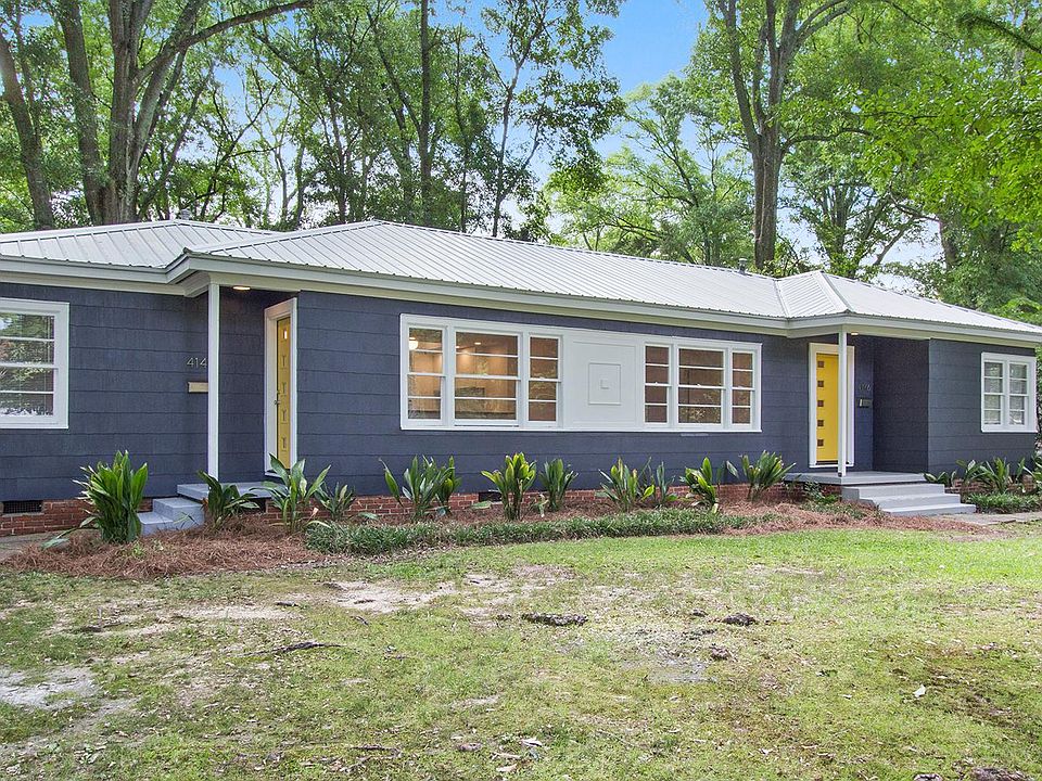 Duplex exterior - 4148 is on the left side