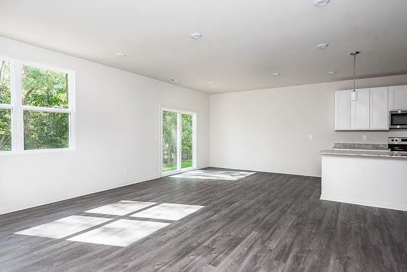 4028 White Pine Pl — Photo 3