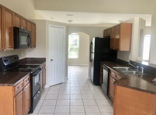 158 NW Curry St, Port Saint Lucie, FL 34983