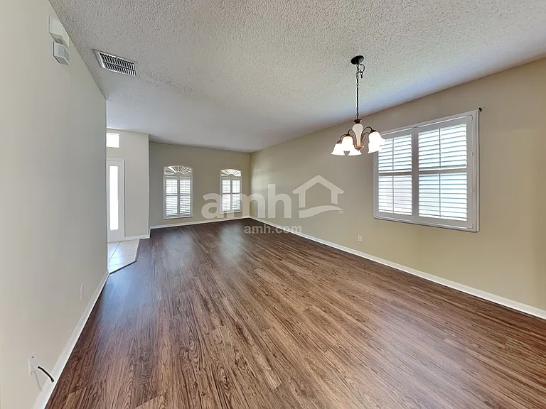 2750 Eagle Glen Cir — Photo 5
