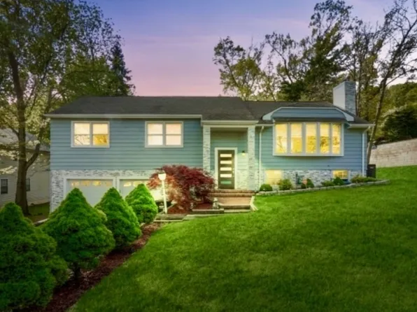 1626 Larkspur Dr, Mountainside Boro, NJ 07092