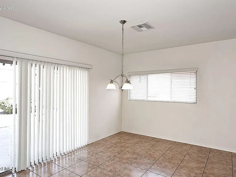 2505 S 117th Ave — Photo 4
