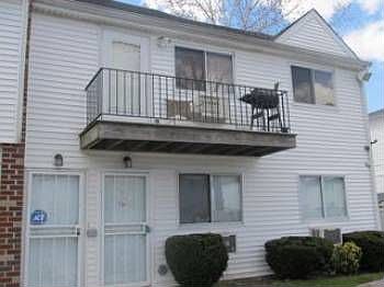 1st image of 211 Maple Pkwy