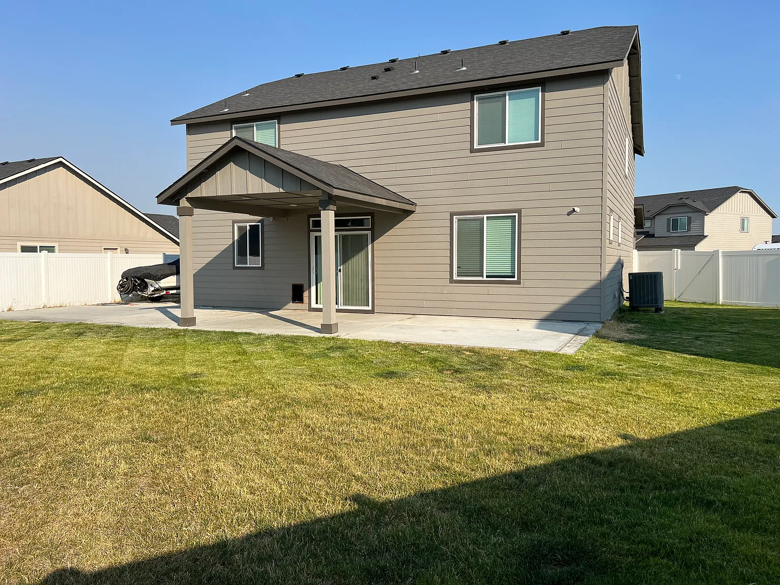 5 bed, 2.5 bath, 2277 sqft, $2,800 — Photo 4