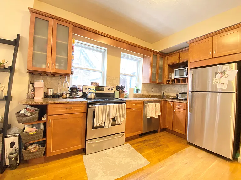 38 Charter St #3 — Photo 2