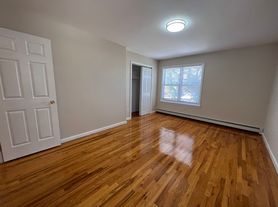15-38 150th Pl, Whitestone, NY