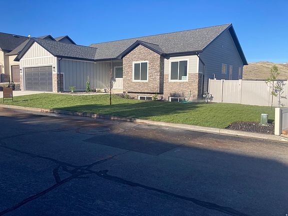 2nd image of 1186 S Vista Ridge Dr