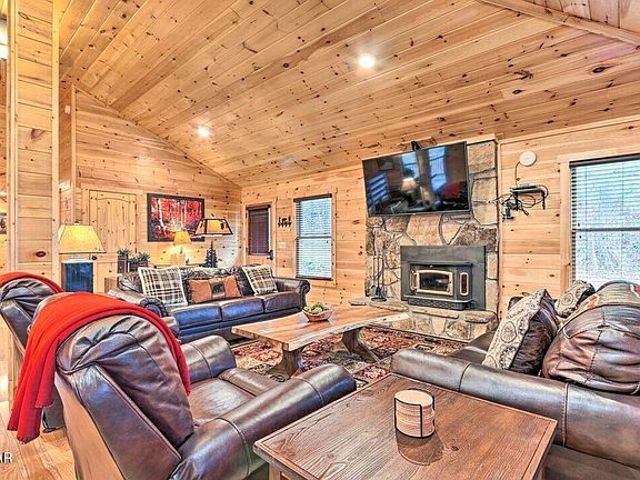 2nd image of 1071 Scenic Hills Rd