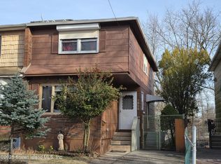 1956 N North Railroad Ave, Staten Island, NY 10306